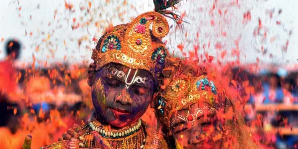Soak in the fun and experience the milieu of colors on the occasion of Holi