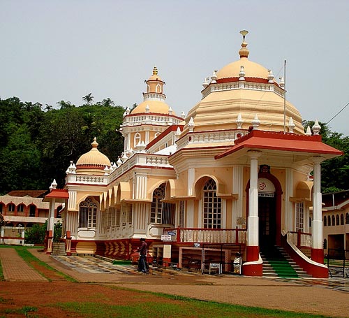 Shri Mangesh Temple